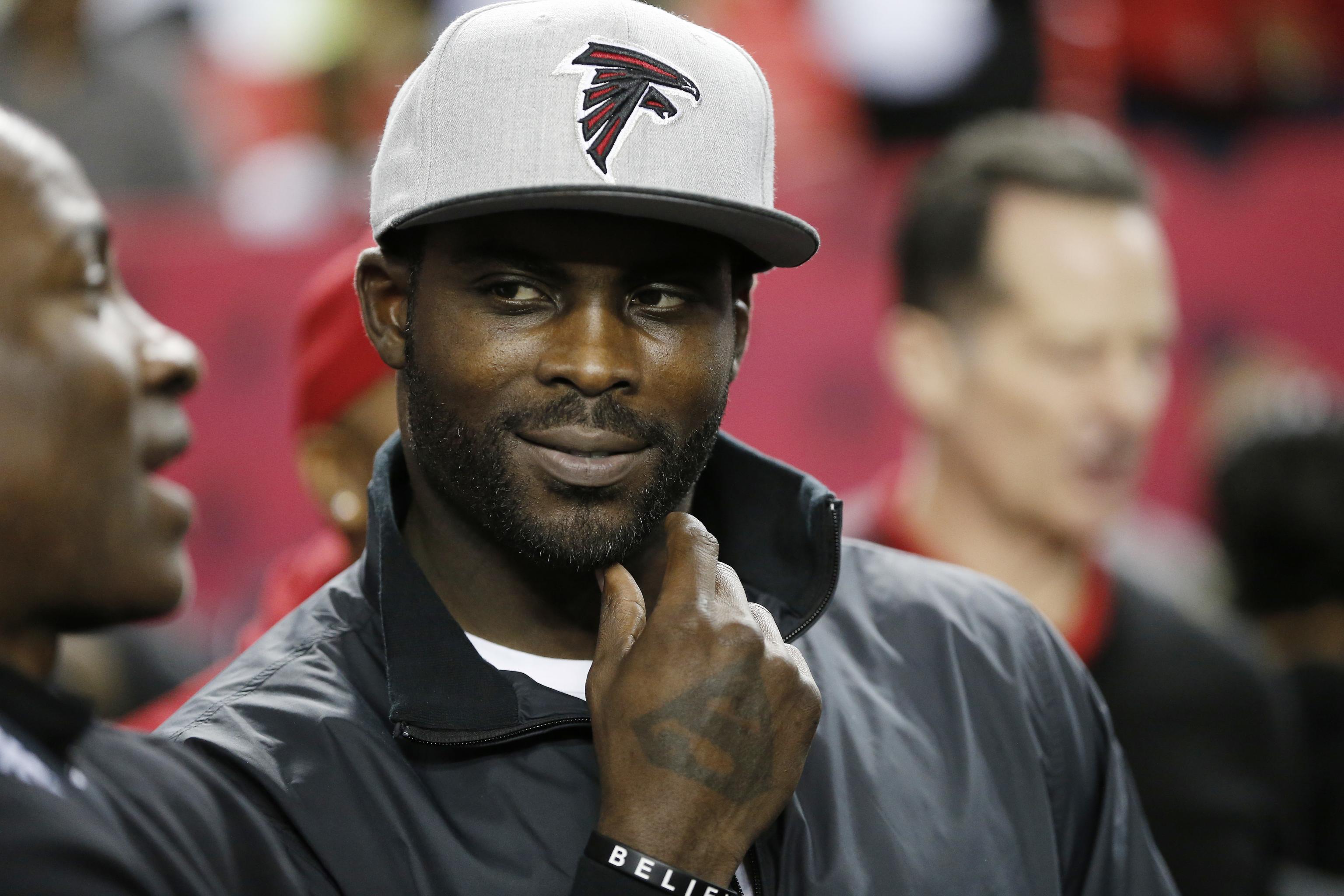 Michael Vick: Biography, NFL Quarterback, Fox Sports Commentator