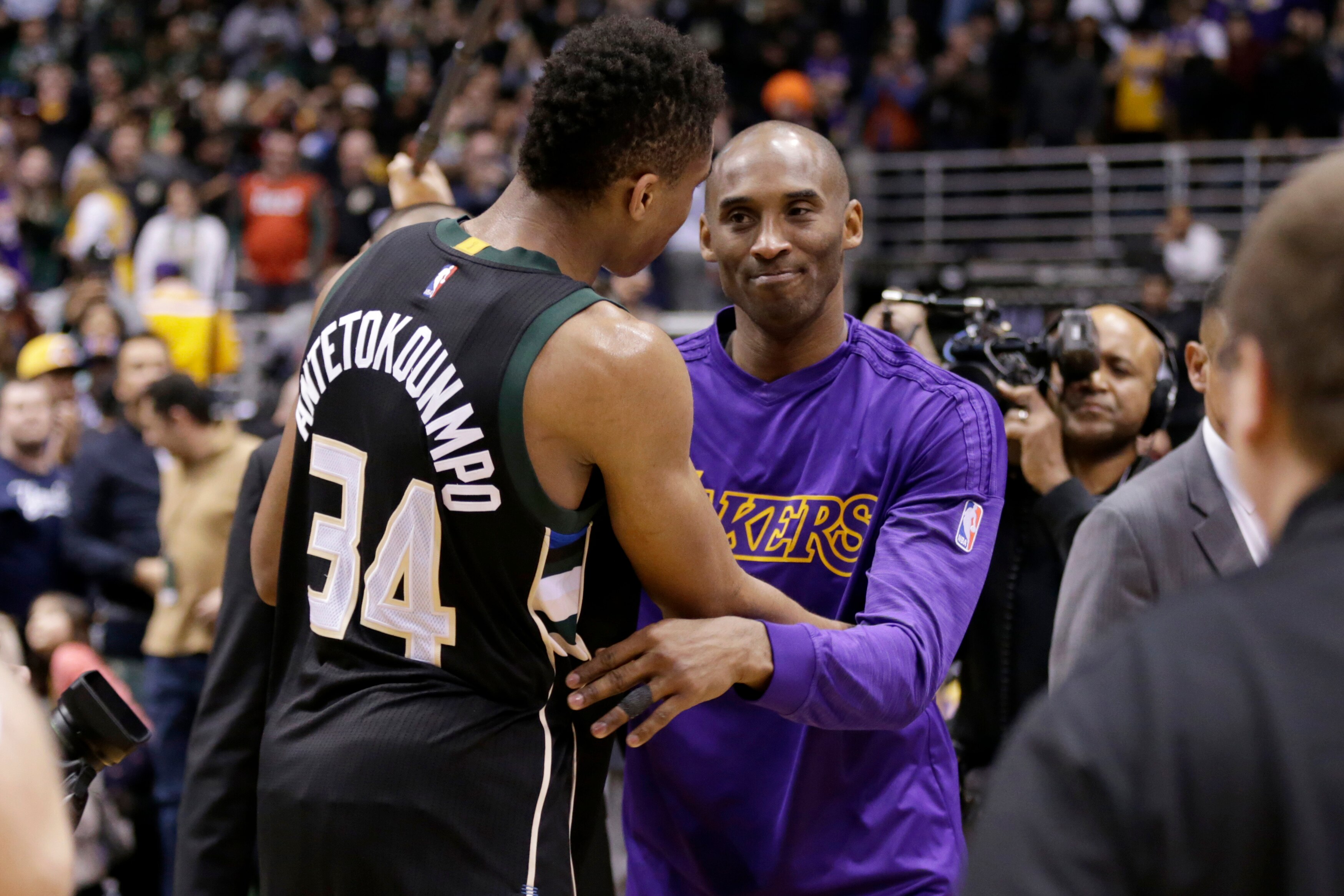 Kobe Bryant Challenges Giannis 