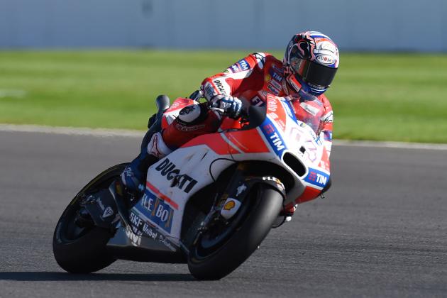 Ducati Team's Italian rider Andrea Dovizioso out in front during the MotoGP race of the British Grand Prix at Silverstone circuit in Northamptonshire, southern England, on August 27, 2017. / AFP PHOTO / Oli SCARFF        (Photo credit should read OLI SCARFF/AFP/Getty Images)