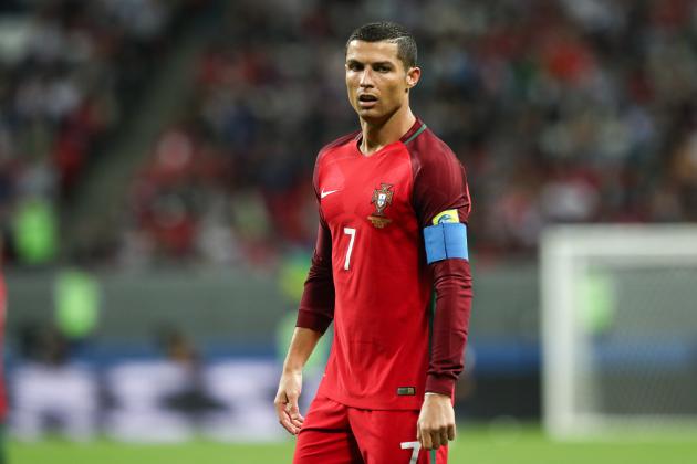 KAZAN, RUSSIA - JUNE 28:  Cristiano Ronaldo of Portugal looks on during the FIFA Confederations Cup Russia 2017 Semi-Final match between Portugal and Chile at Kazan Arena on June 28, 2017 in Kazan, Russia.  (Photo by Robbie Jay Barratt - AMA/Getty Images)