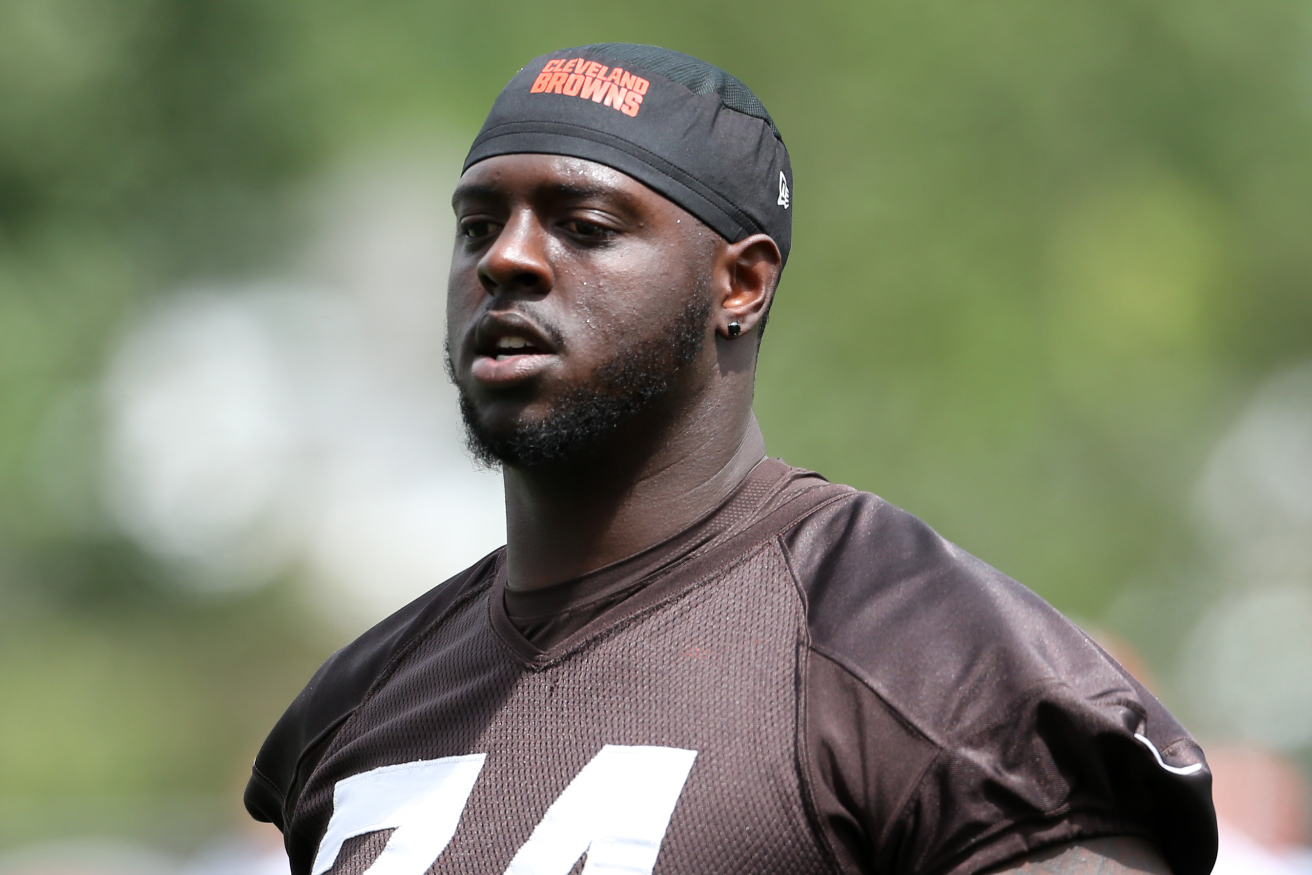 Browns trade 2015 1st round pick Cameron Erving to Chiefs 