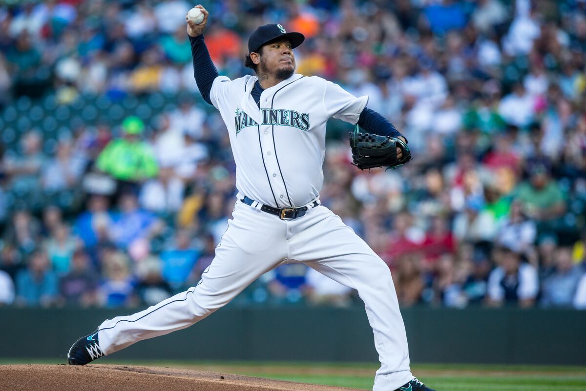 Felix Hernandez Exits vs. Cubs with Injury After Being Hit by Line