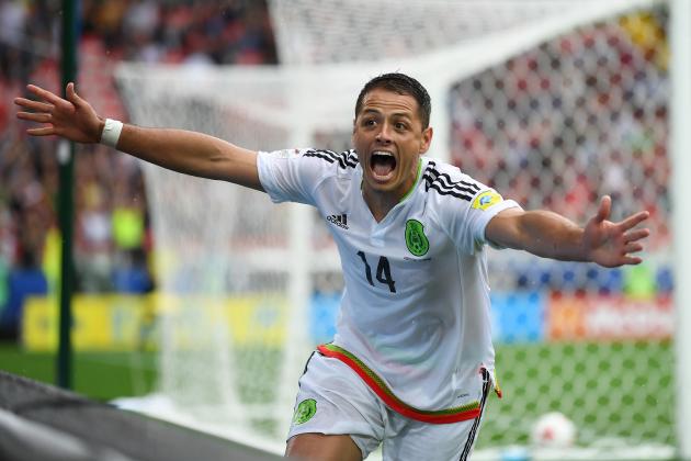 MOSCOW, RUSSIA - JULY 02: Javier Hernandez of Mexico celebrates his sides first goal during the FIFA Confederations Cup Russia 2017  Play-Off for Third Place between Portugal and Mexico at Spartak Stadium on July 2, 2017 in Moscow, Russia.  (Photo by Laurence Griffiths/Getty Images)