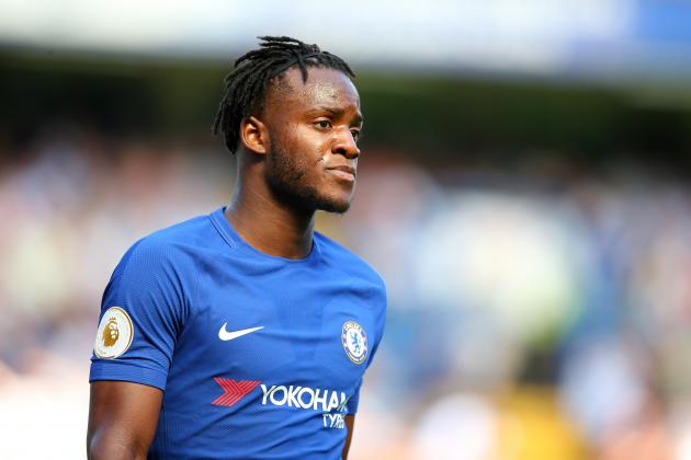 LONDON, ENGLAND - AUGUST 27: Michy Batshuayi of Chelsea during the Premier League match between Chelsea and Everton at Stamford Bridge on August 27, 2017 in London, England. (Photo by Catherine Ivill - AMA/Getty Images)