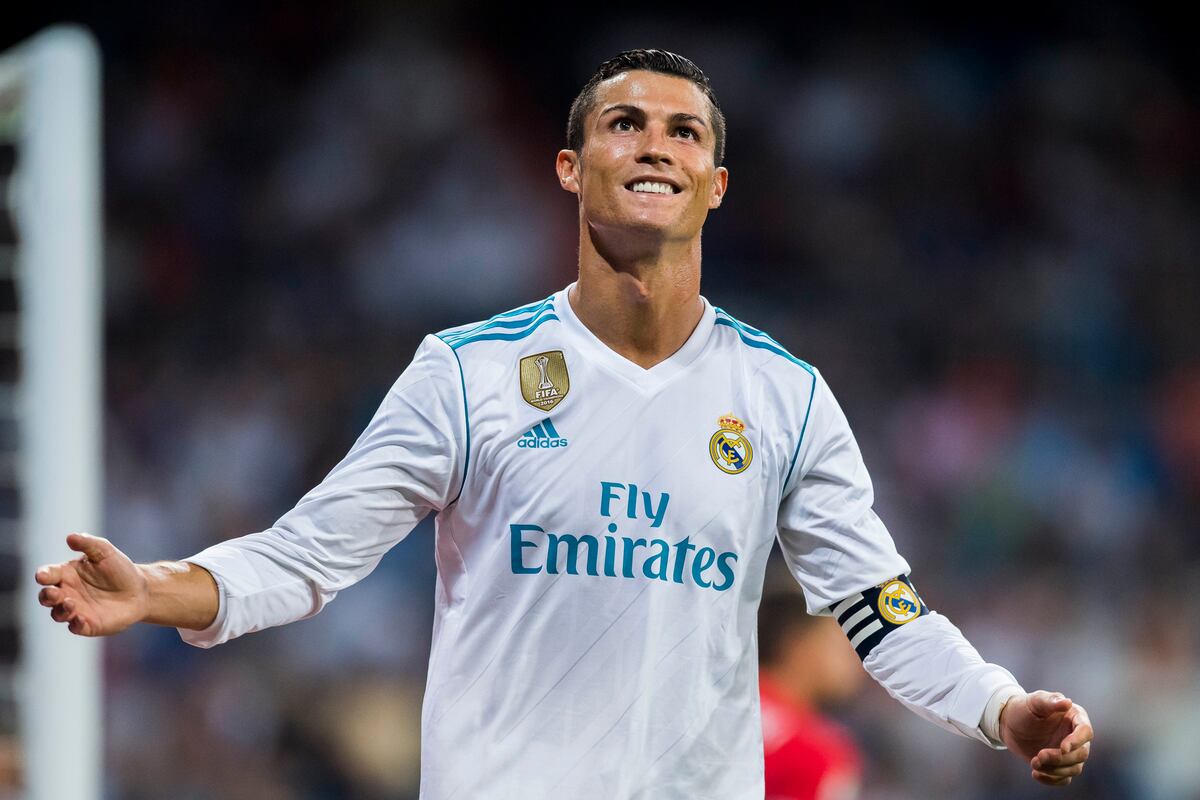 Причёска роналду 2022 в манчестер юнайтед. Как называется канал роналду. Как называется канал роналду. Как называется канал роналду. Криштиану роналду реал мадрид 2009.