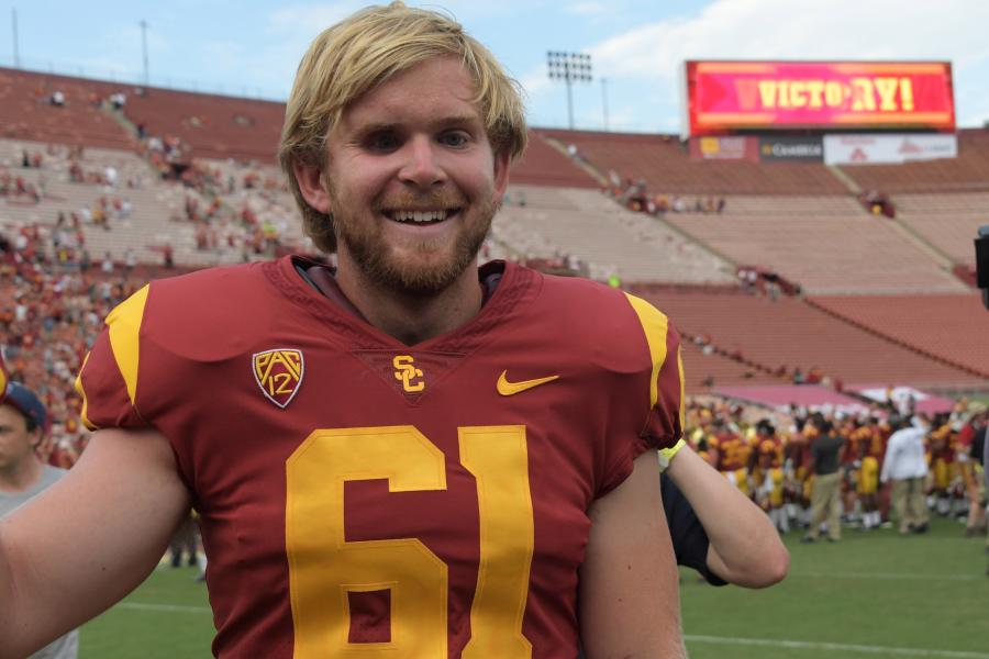 Football Is Only The Latest Triumph For Blind Usc Long Snapper