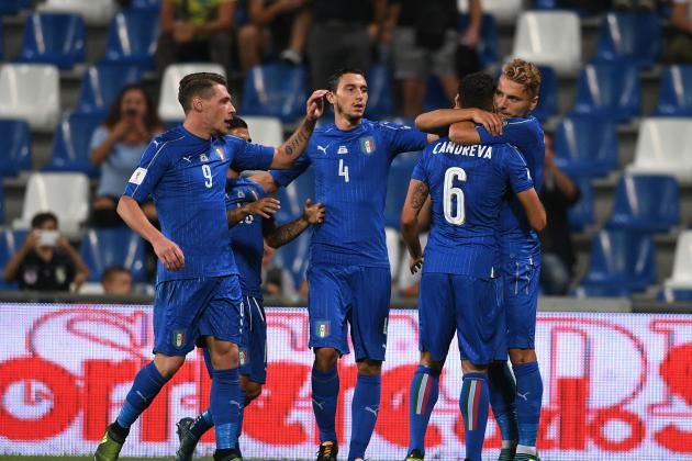 REGGIO NELL'EMILIA, ITALY - SEPTEMBER 05:  Ciro Immobile of Italy celebrates with team-mates after scoring the opening goal during the FIFA 2018 World Cup Qualifier between Italy and Israel at Mapei Stadium - Citta' del Tricolore on September 5, 2017 in Reggio nell'Emilia, Italy.  (Photo by Claudio Villa/Getty Images)