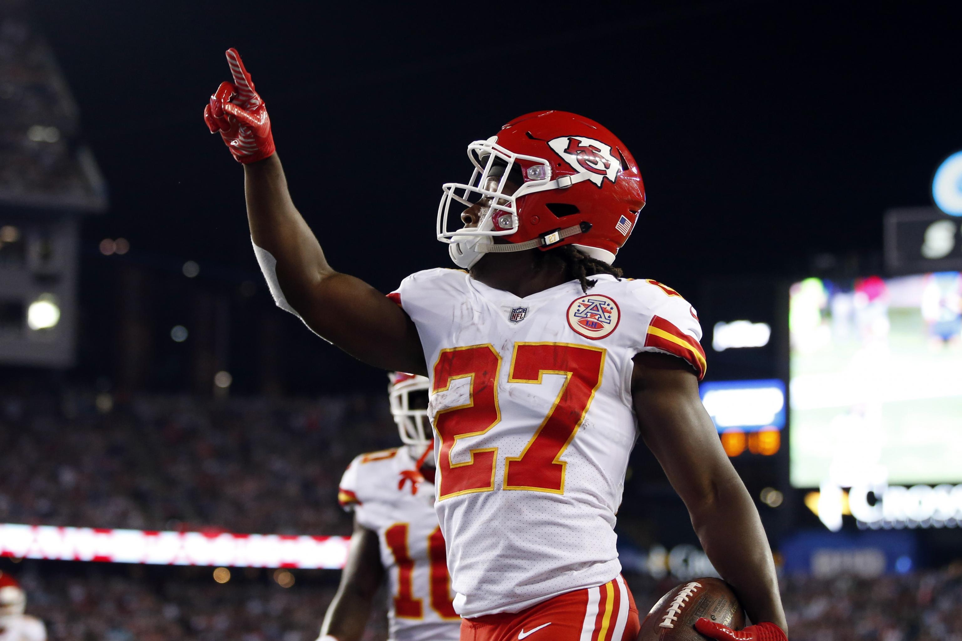 Oakland Raiders 15-26 Kansas City Chiefs: Kareem Hunt stars in big