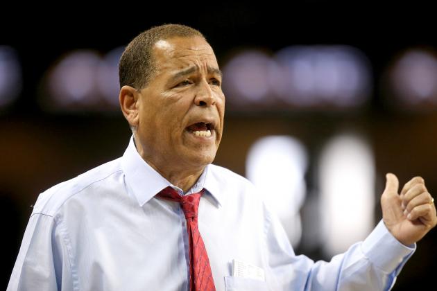 ORLANDO, FL - JANUARY 14:  Head coach Kelvin Sampson of the Houston Cougars yells at his players during an NCAA basketball game against the UCF Knights at the CFE Arena on January 14, 2017 in Orlando, Florida. (Photo by Alex Menendez/Getty Images)