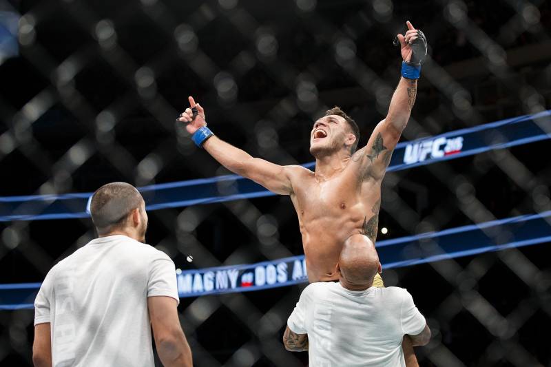 EDMONTON, AB - SEPTEMBER 09: Rafael Dos Anjos celebrates his victory against Neil Magny during UFC 215 at Rogers Place on September 9, 2017 in Edmonton, Canada. (Photo by Codie McLachlan/Getty Images)