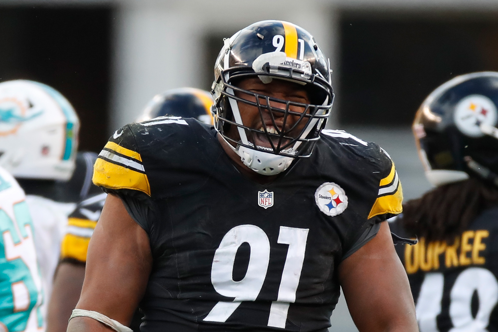 The Steelers should check in on Stephon Tuitt