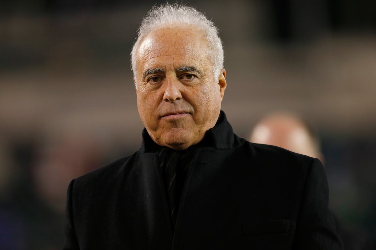 Jeffrey Lurie: National Anthem Protestors Are Not &lsquo;Very Respectful