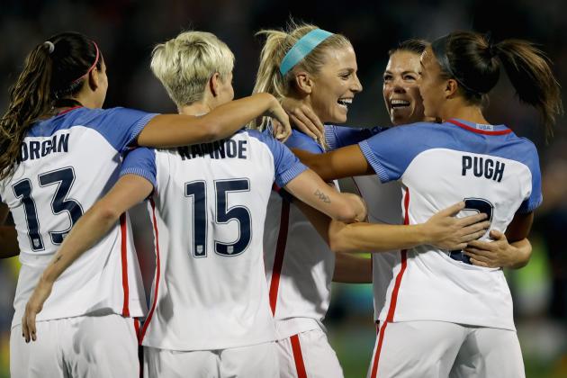 COMMERCE CITY, CO - SEPTEMBER 15:  Alex Morgan #13,  Megan Rapinoe #15, Julie Ertz #8, Kelley O'Hara #5 and Mallory Pugh #2 of the United States celebrate Ertz'z second goal in the first half against New Zealand at Dick's Sporting Goods Park on September 15, 2017 in Commerce City, Colorado.  (Photo by Matthew Stockman/Getty Images)