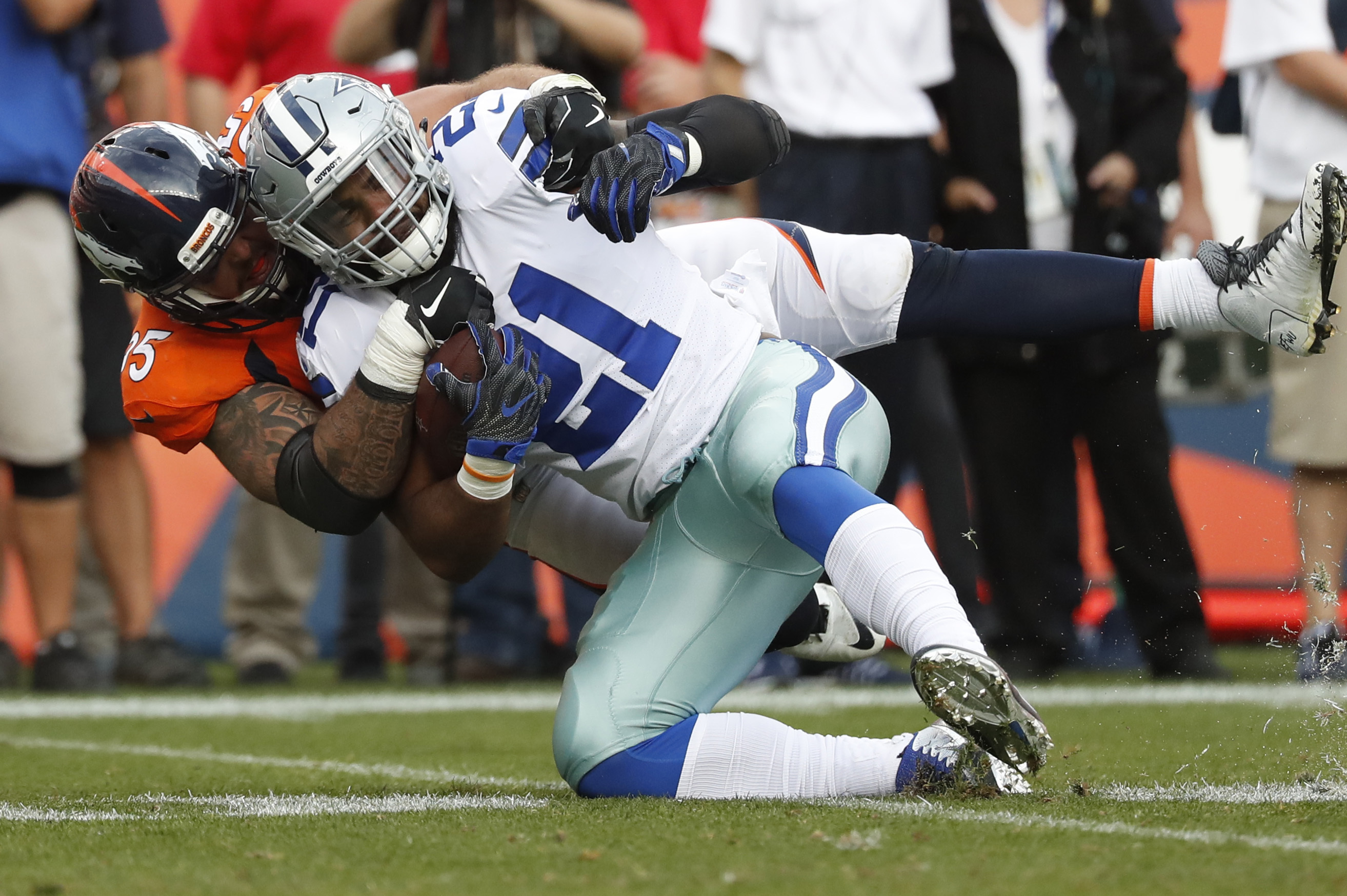 Bleacher Report lists Cowboys' Ezekiel Elliott as top contract mistake