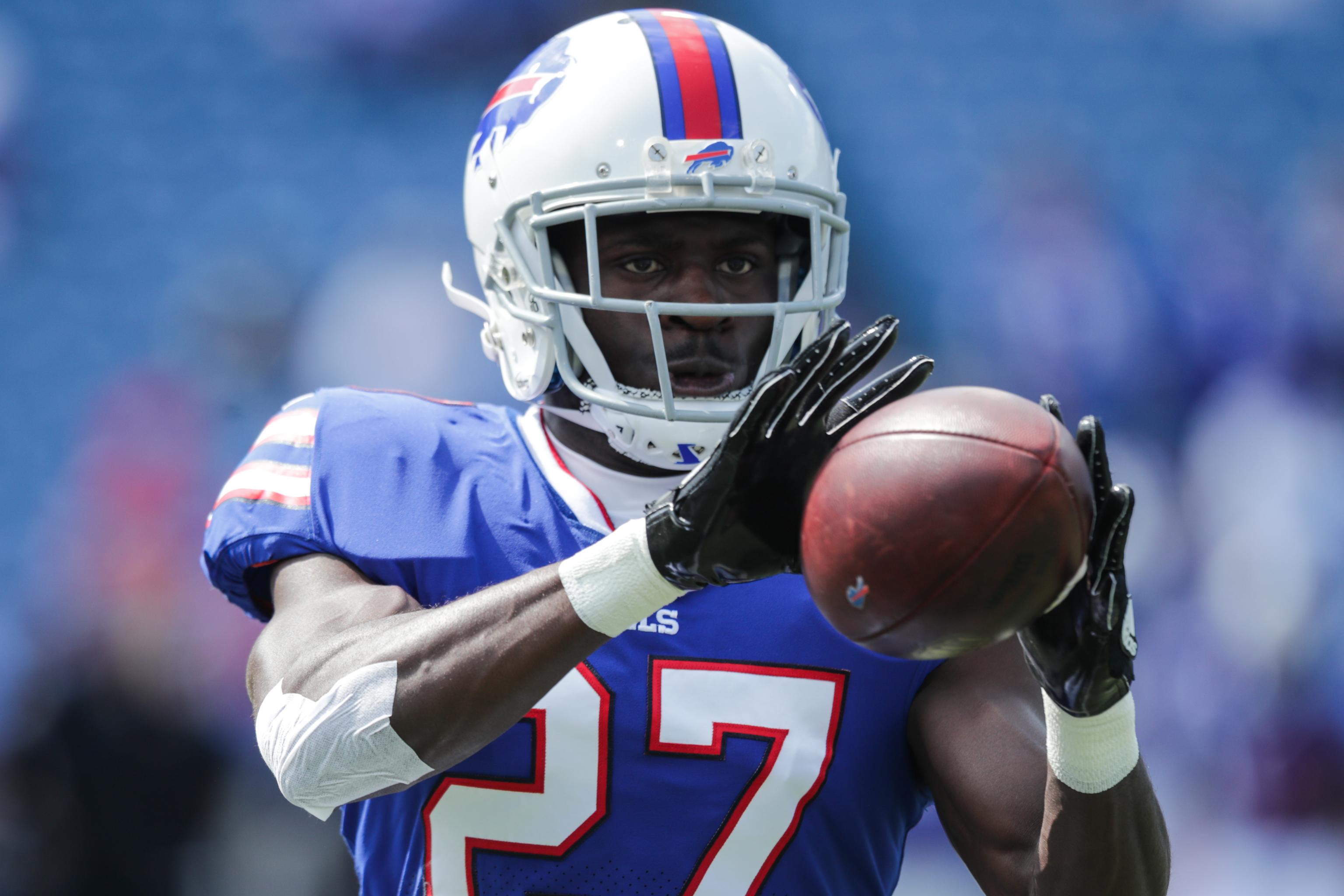 Helmet Stalker on X: Patriots Stephon Gilmore, Bills Tre'Davious