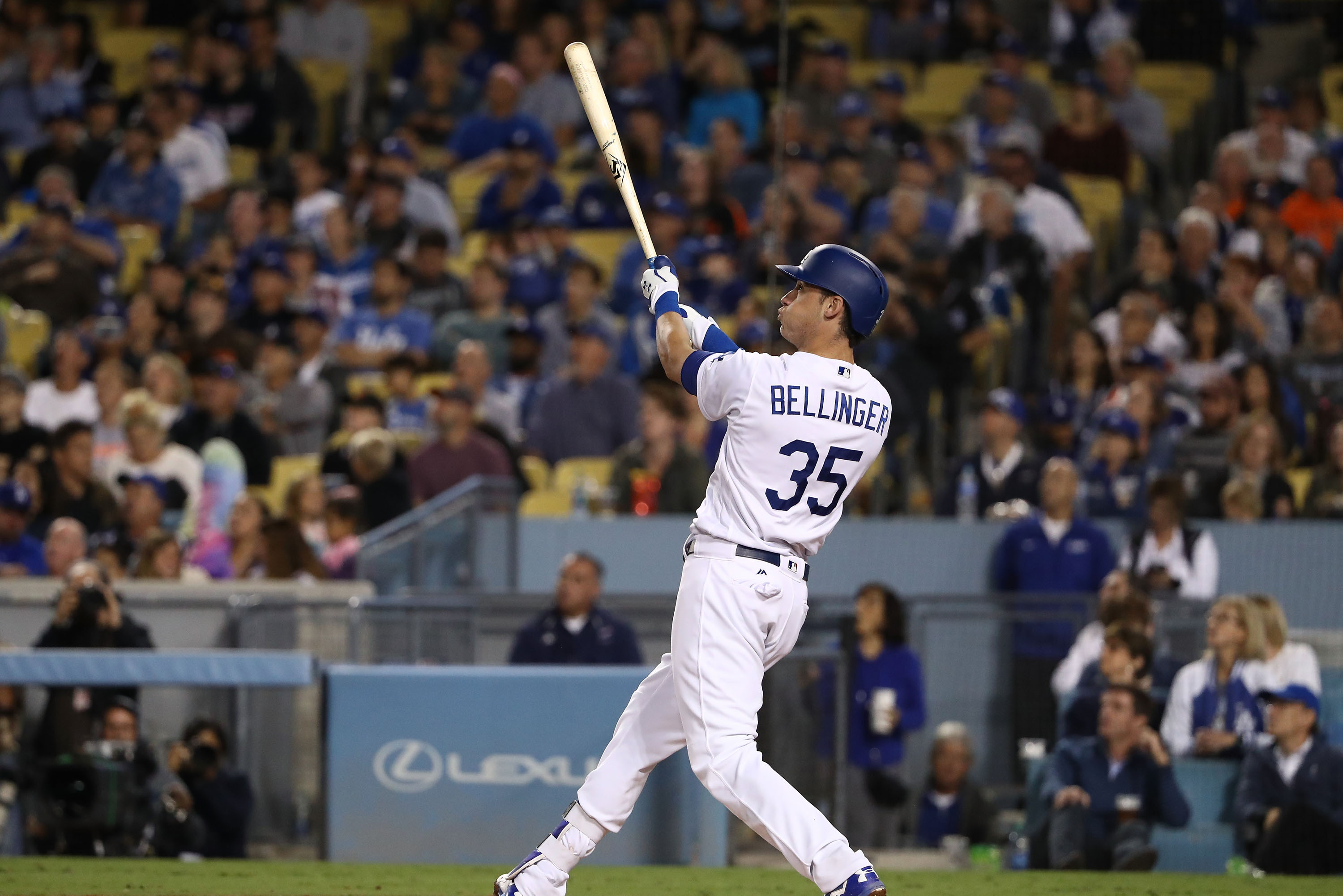 Cody Bellinger Hits 39th HR vs. Giants to Set NL Rookie Record