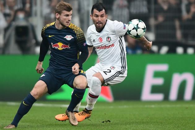Leipzig's Timo Werner (L)fights for the ball with Besiktas` Gary Medel (R) during the UEFA Champions League group G football match between Besiktas and RB Leipzig at Vodafone Park stadium in Istanbul on September 26, 2017. / AFP PHOTO / OZAN KOSE        (Photo credit should read OZAN KOSE/AFP/Getty Images)