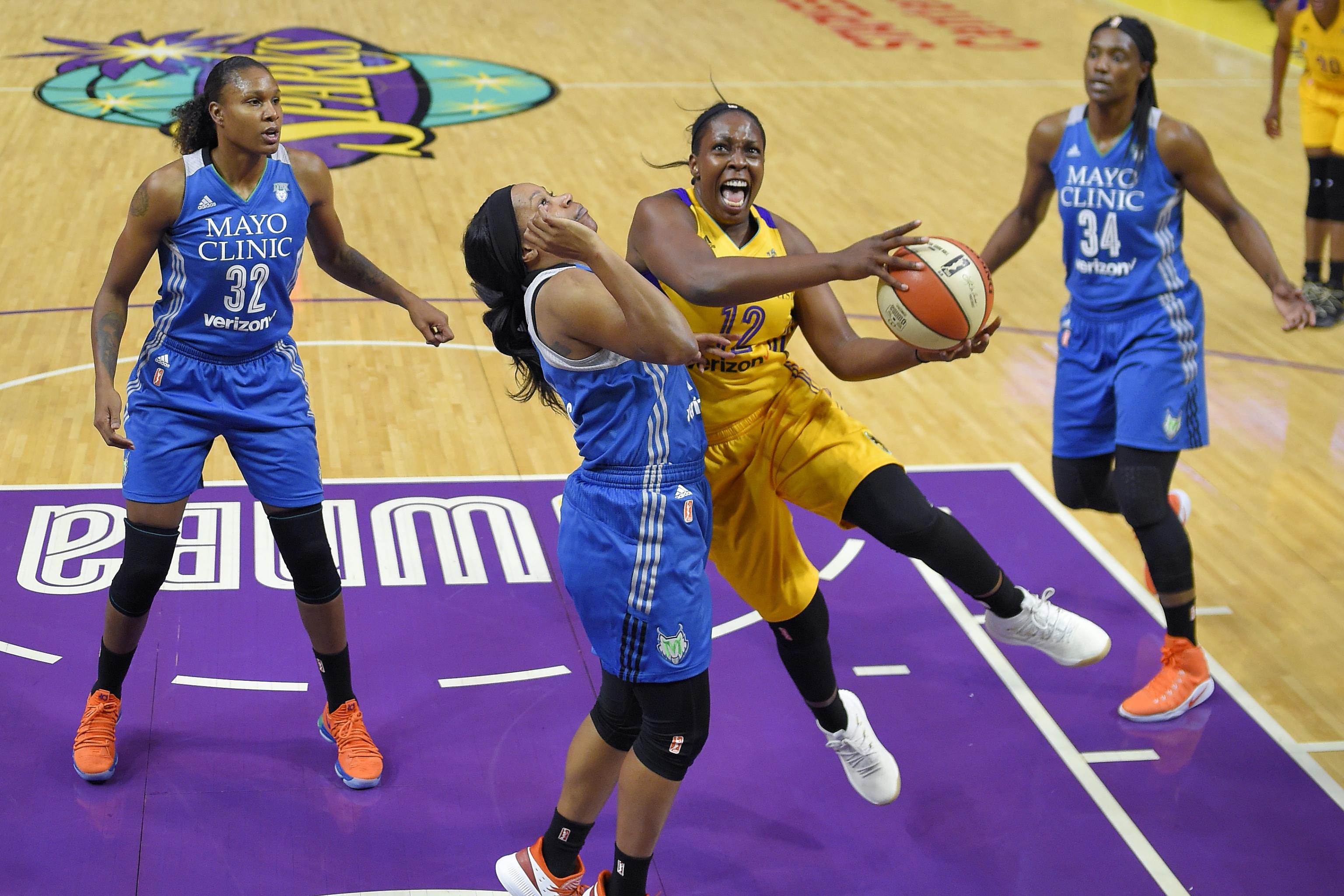 Minnesota Lynx lose to Los Angeles Sparks in bruising Game 3 of WNBA finals  – Twin Cities