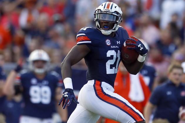 Auburn running back Kerryon Johnson (21) breaks free for a long run during the first half of an NCAA college football game against Mississippi State, Saturday, Sept. 30, 2017, in Auburn, Ala. (AP Photo/Butch Dill)