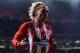 MADRID, SPAIN - SEPTEMBER 27: Antoine Griezmann of Atletico de Madrid in action during the UEFA Champions League group C match between Atletico Madrid and Chelsea FC at Vicente Calderon Stadium on September 27, 2017 in Madrid, Spain. (Photo by Gonzalo Arroyo Moreno/Getty Images)