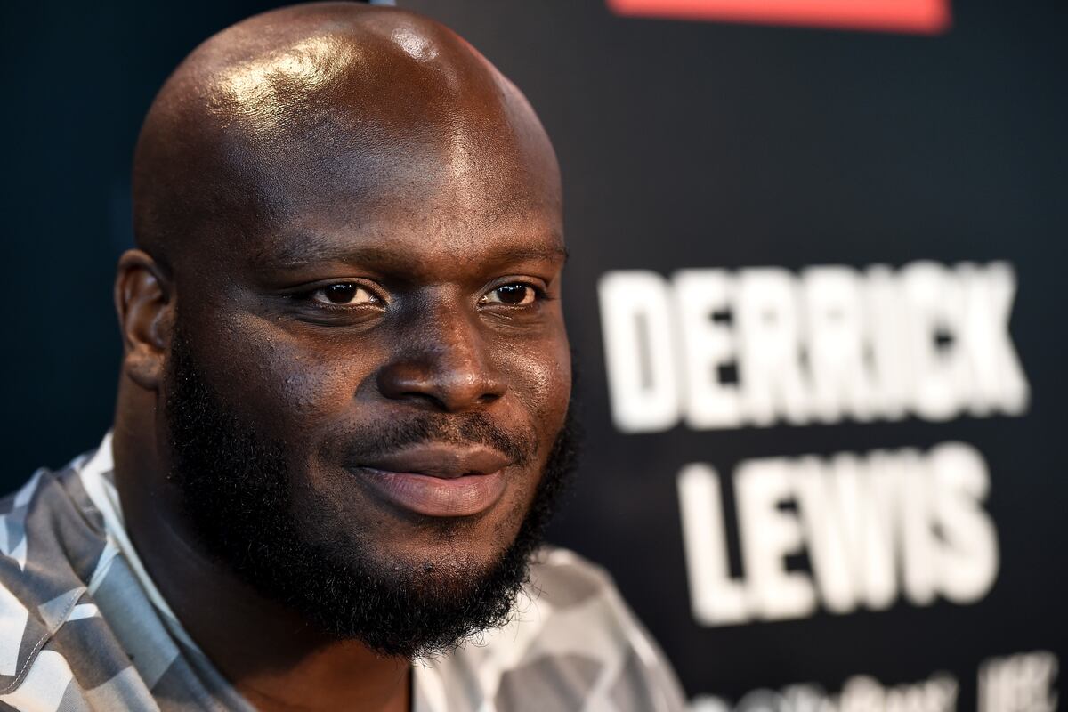 Derrick Lewis Says He Is 'Not Focused' Heading into UFC ...