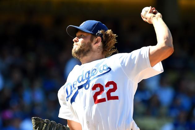 LOS ANGELES, CA - SEPTEMBER 24:  Clayton Kershaw #22 of the Los Angeles Dodgers pitches in the game against the San Francisco Giants at Dodger Stadium on September 24, 2017 in Los Angeles, California.  (Photo by Jayne Kamin-Oncea/Getty Images)