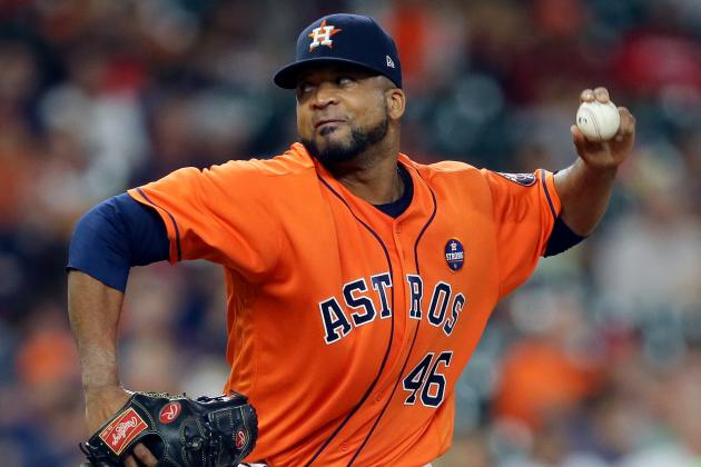 HOUSTON, TX - SEPTEMBER 15:  Francisco Liriano #46 of the Houston Astros pitches in the eighth inning against the Seattle Mariners at Minute Maid Park on September 15, 2017 in Houston, Texas.  (Photo by Bob Levey/Getty Images)