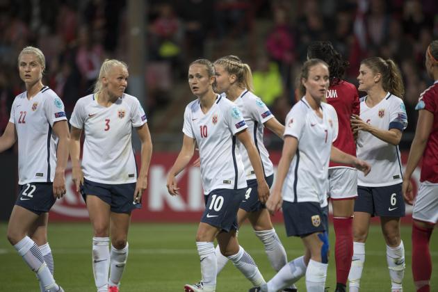 DEVENTER, NETHERLANDS - JULY 24: Ingrid Marie Spord, Maria Thorisdottir, Caroline Graham Hansen, Ada Hegerberg, Ingrid Schjelderup, Maren Mjelde of Norway during the UEFA Womens«s Euro between Norway v Denmark at Stadion De Adelaarshorst on July 24, 2017 in Deventer, Netherlands. (Photo by Trond Tandberg/Getty Images)