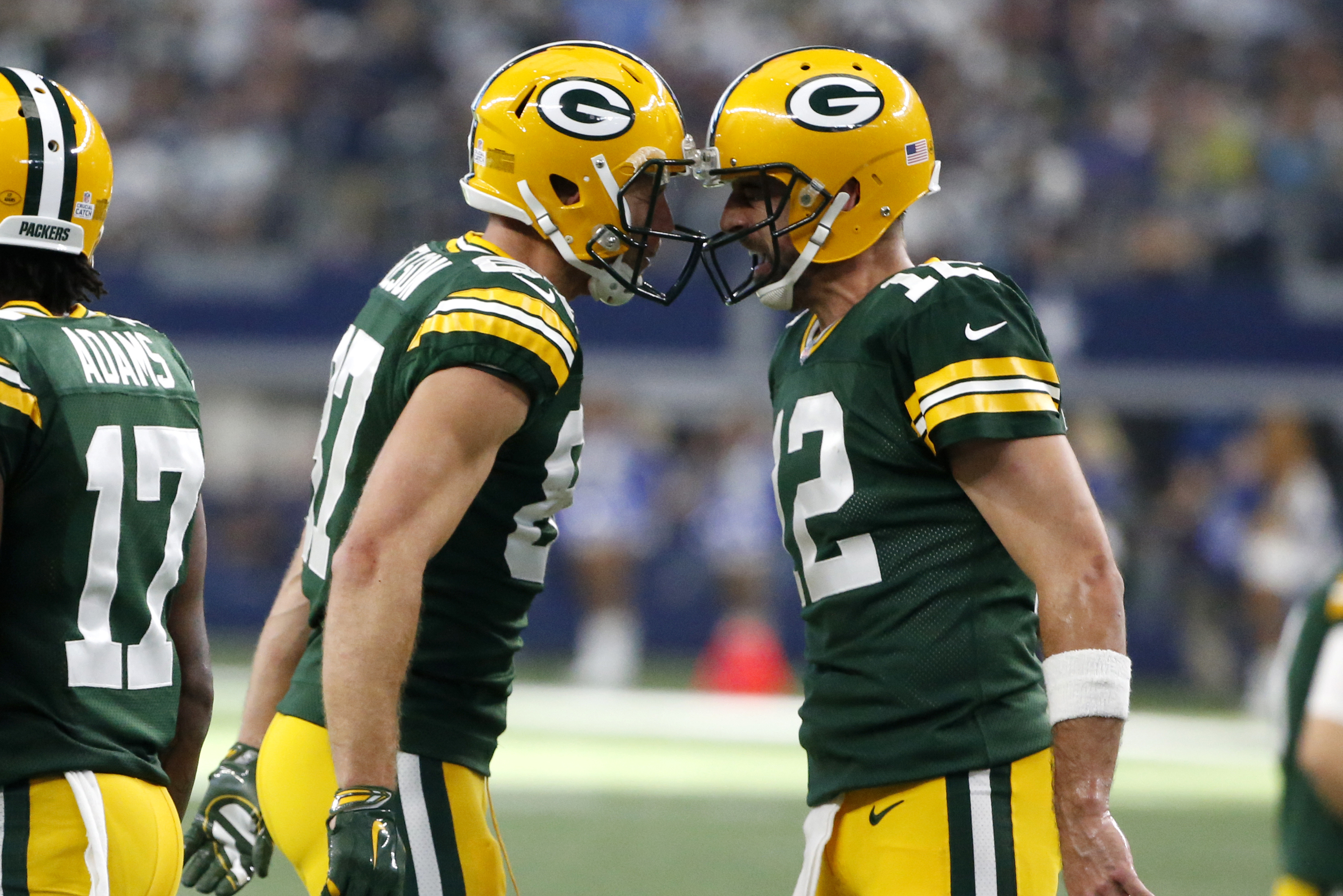 Davante Adams gives Aaron Rodgers more than his 400th TD pass in Packers'  30-16 win over Eagles