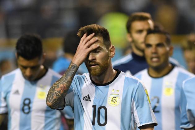 TOPSHOT - Argentina's Lionel Messi gestures at the end of the goalless 2018 World Cup qualifier football match against Peru in Buenos Aires on October 5, 2017. / AFP PHOTO / Eitan ABRAMOVICH        (Photo credit should read EITAN ABRAMOVICH/AFP/Getty Images)