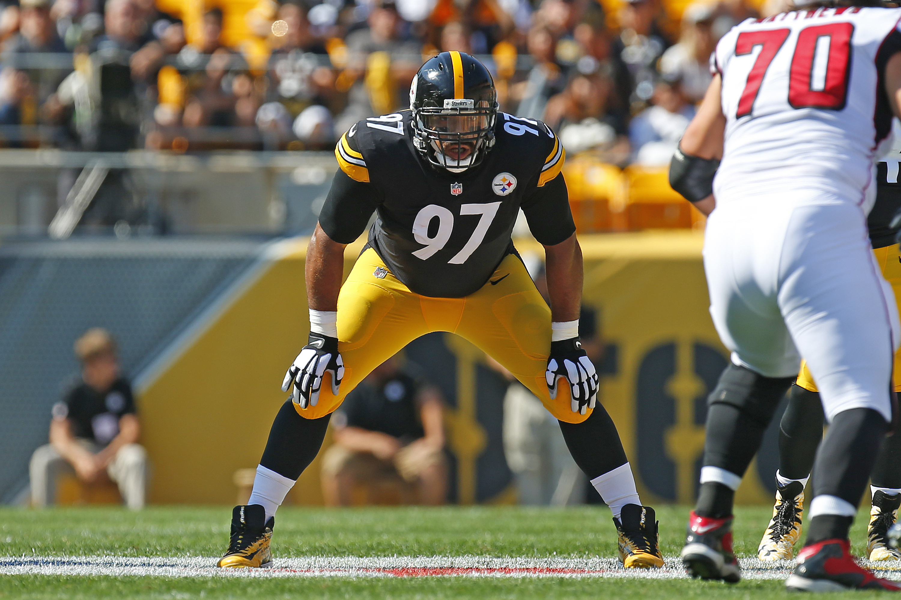 Pittsburgh Steelers defensive end Cameron Heyward (97) warms up