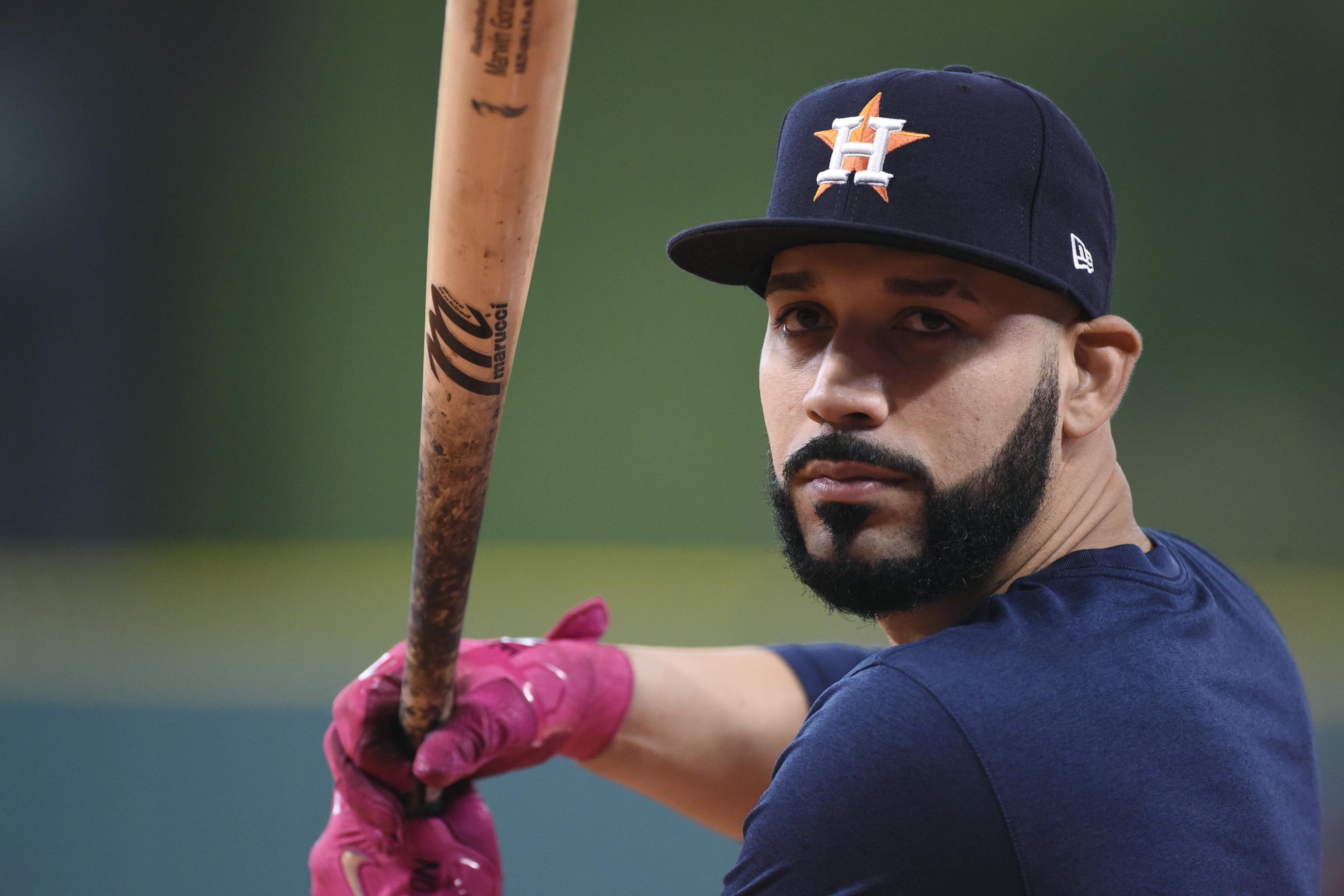 Astros' Marwin Gonzalez goes from Game 1 to wife's side for birth