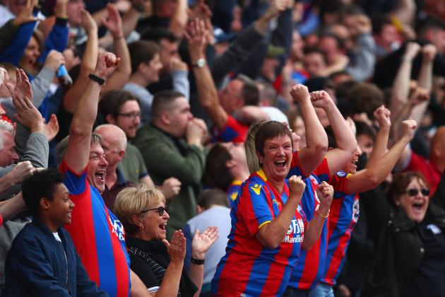 LONDON, ENGLAND - OCTOBER 14: Crystal Palace fans celebrate there sides goal during the Premier League match between Crystal Palace and Chelsea at Selhurst Park on October 14, 2017 in London, England.  (Photo by Clive Rose/Getty Images)