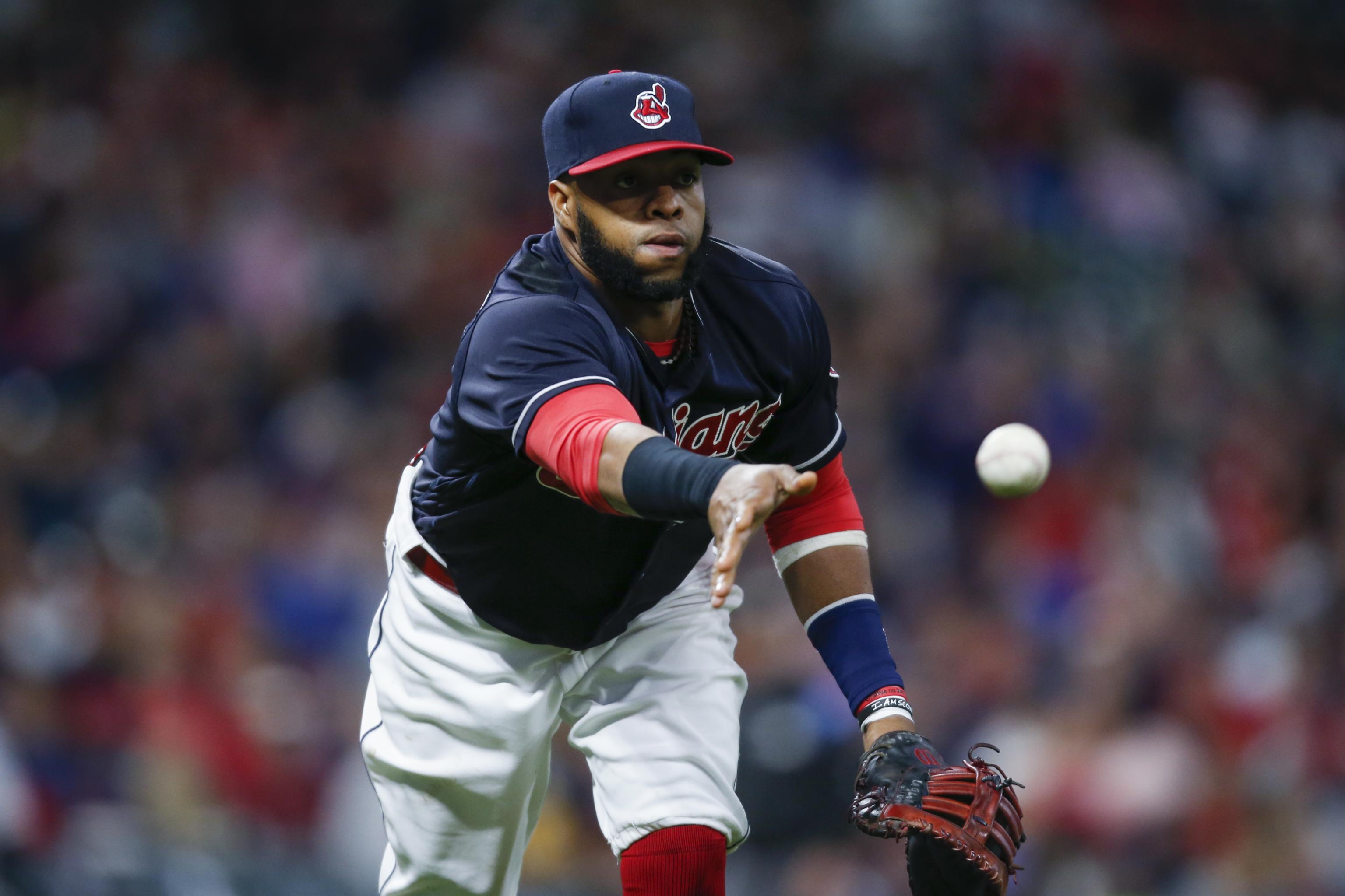 Phillies sign Carlos Santana to 3-year, $60 million contract
