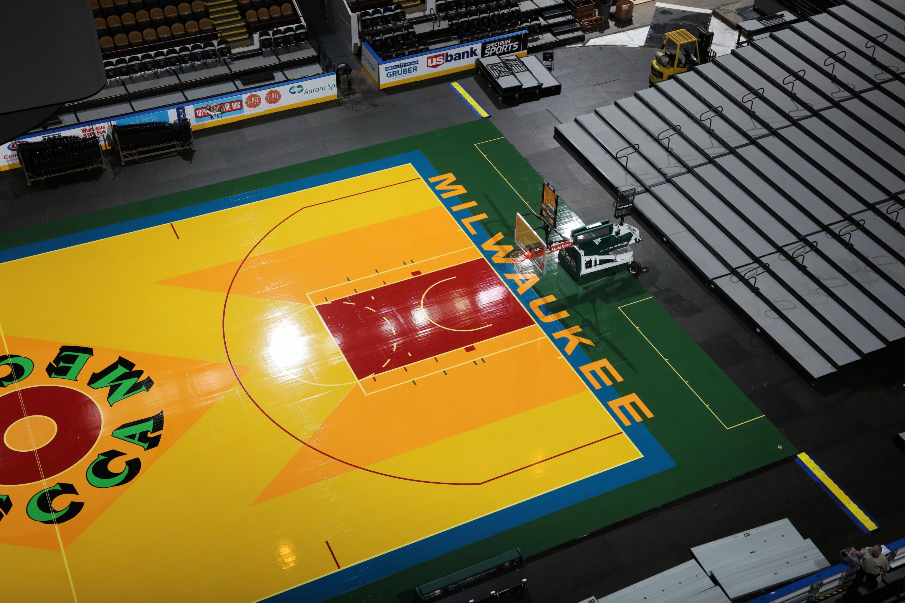 pics Milwaukee Bucks Arena Floor kyrie irving thought bucks were using
