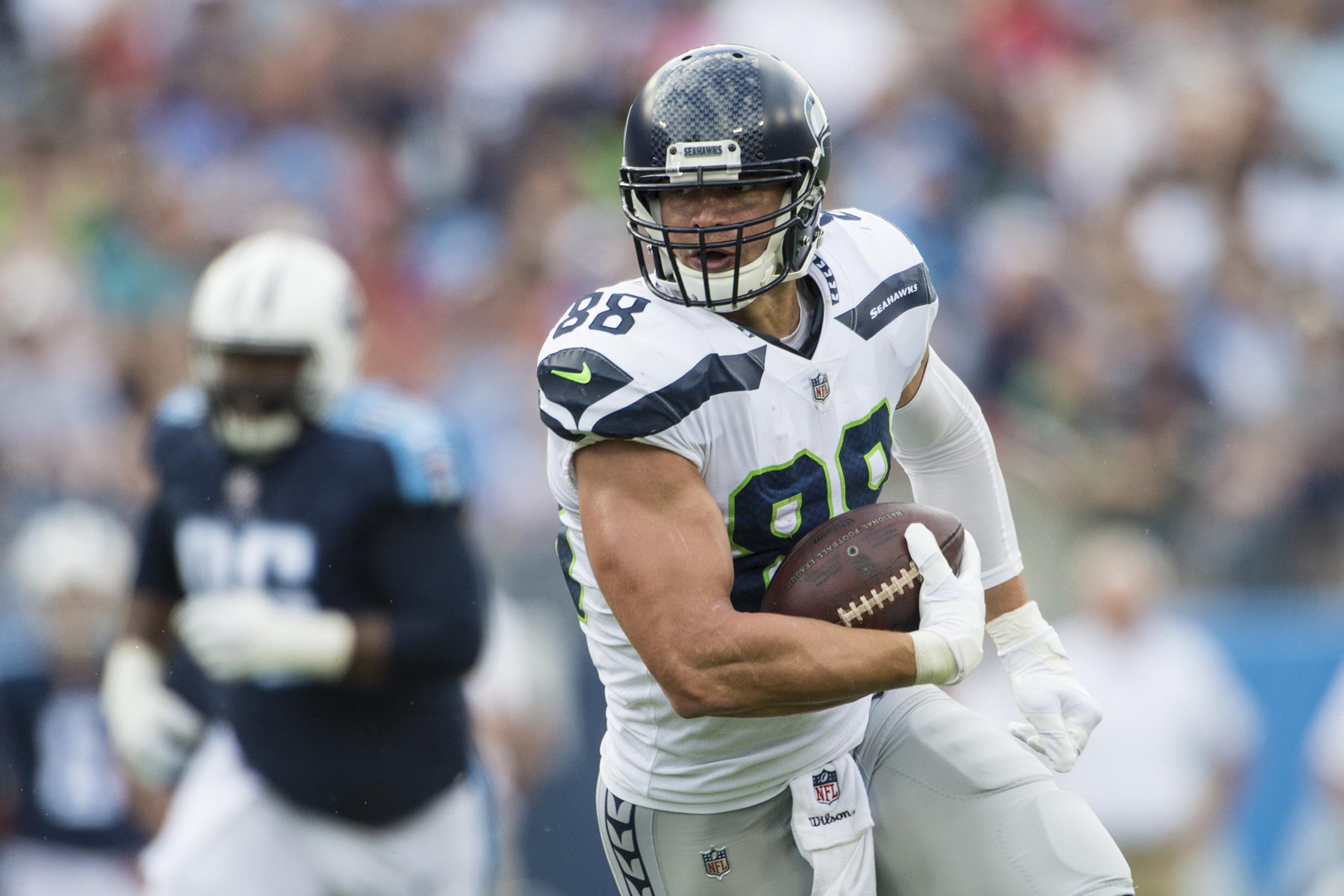 NFL - First look at Jimmy Graham in a Seattle Seahawks uniform