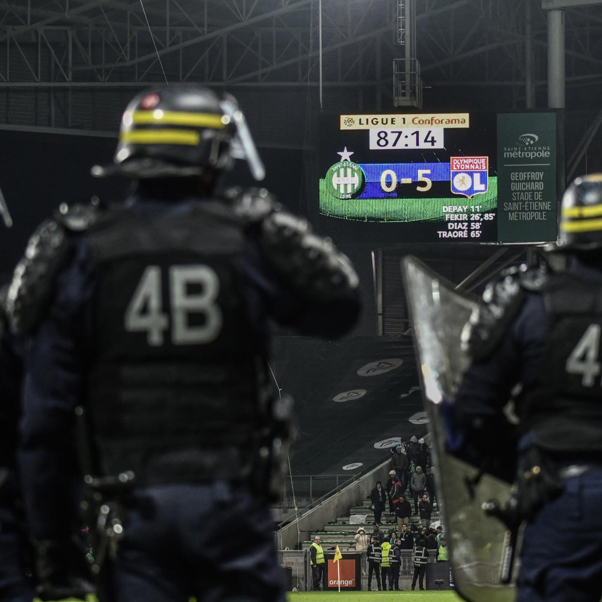 Saint Etienne Fans Storm Pitch In 5 0 Loss To Lyon After Nabil