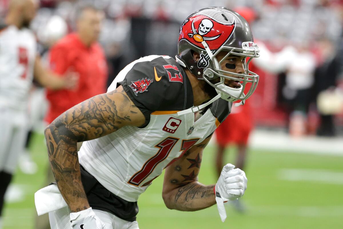 Mike Evans Suspended 1 Game for Cheap Shot on Marshon Lattimore News
