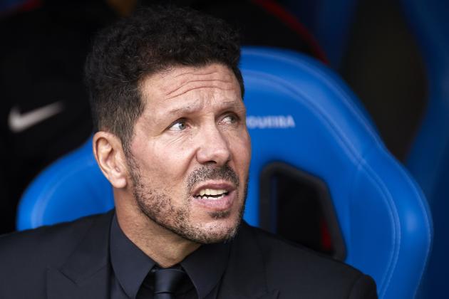 LA CORUNA, SPAIN - NOVEMBER 04:  Diego Simeone the manager of Atletico de Madrid looks on prior to the La Liga match between Deportivo La Coruna and Atletico Madrid at Riazor Abanca Stadium on November 4, 2017 in La Coruna, Spain.  (Photo by fotopress/Getty Images)