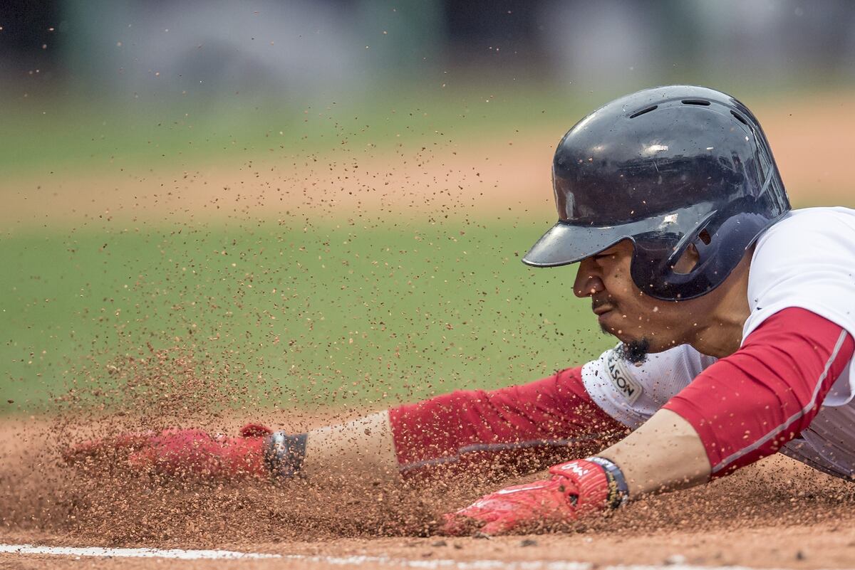 two-sport-athlete-mookie-betts-goes-from-the-diamond-to-the-lanes-and