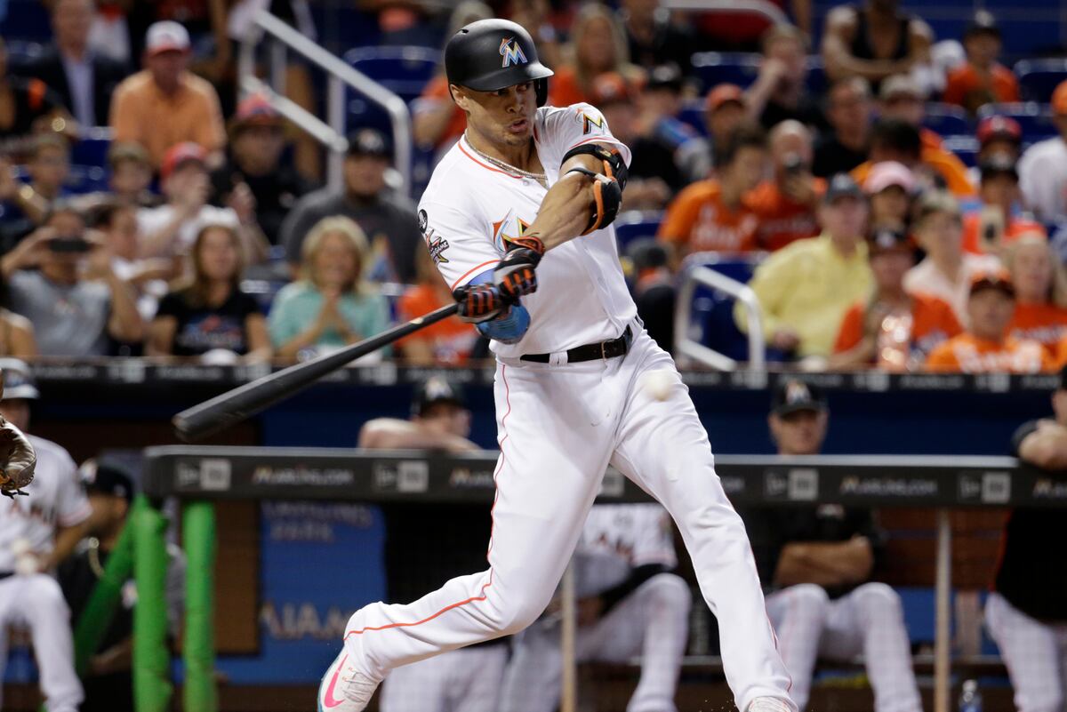 giancarlo-stanton-trade-rumors-cardinals-make-offer-to-marlins-for