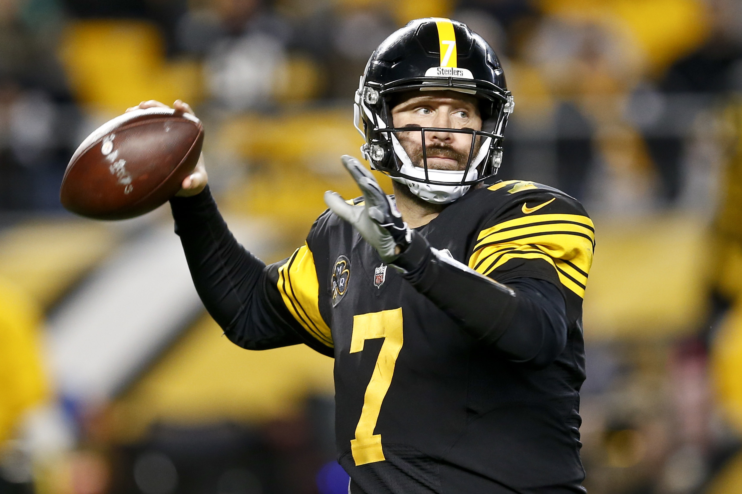 Roethlisberger Injury Highlights Steelers' Concussion Team - The