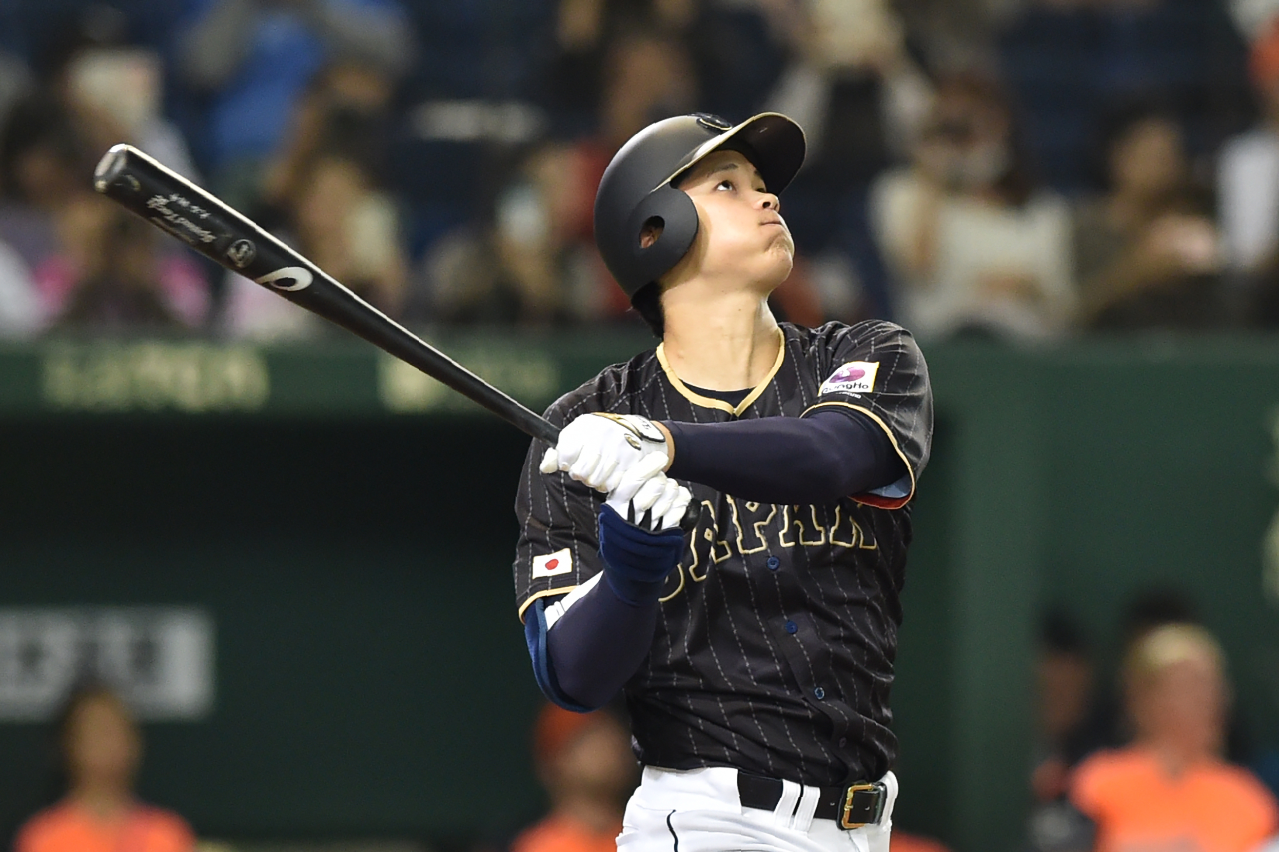 MLB Hot Stove: Japanese two-way star Shohei Ohtani agrees to sign