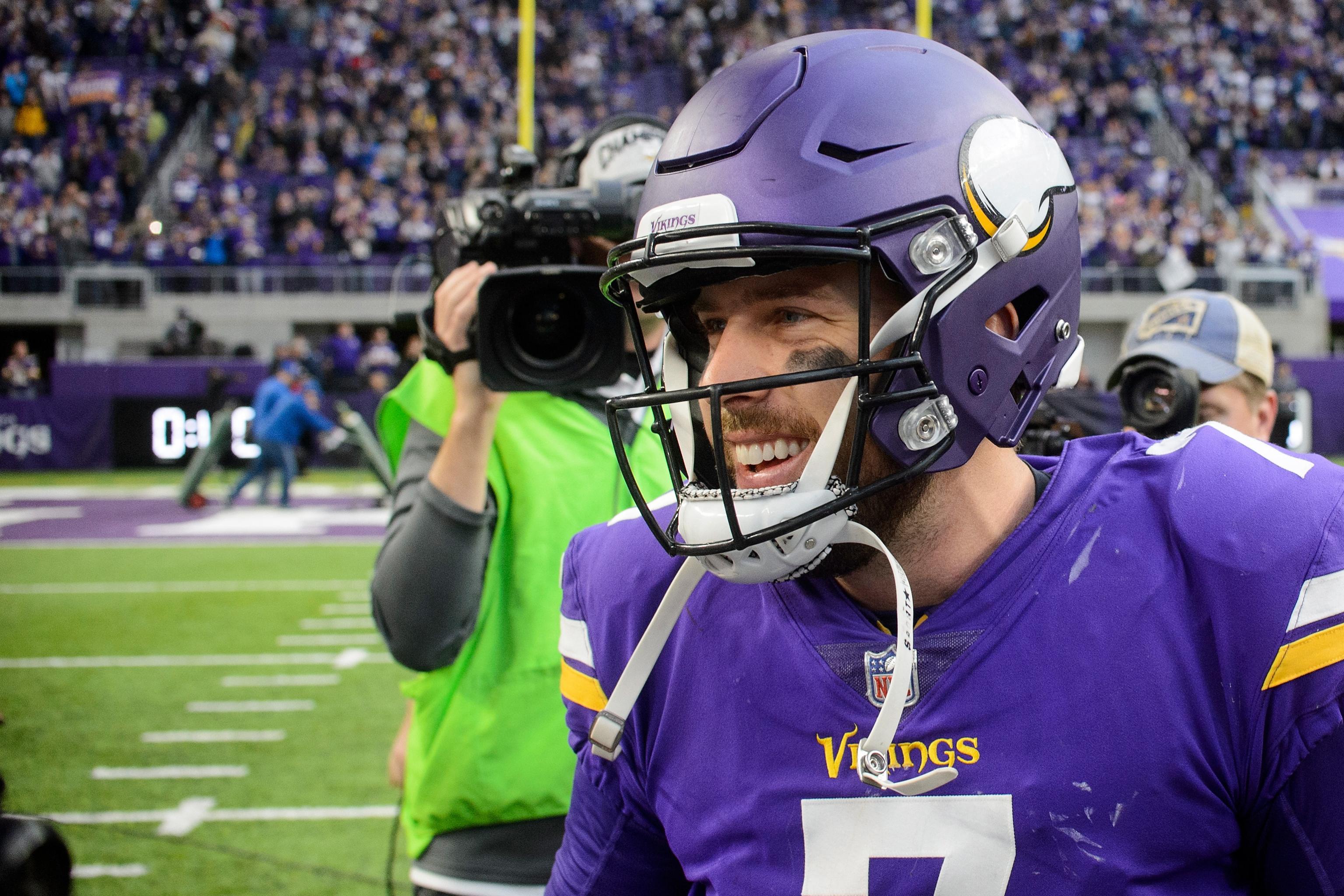 Vikings QB Case Keenum celebrates with the mannequin challenge