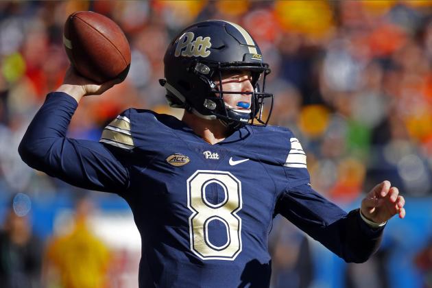 PITTSBURGH, PA - NOVEMBER 24:  Kenny Pickett #8 of the Pittsburgh Panthers passes against the Miami Hurricanes on November 24, 2017 at Heinz Field in Pittsburgh, Pennsylvania.  (Photo by Justin K. Aller/Getty Images)