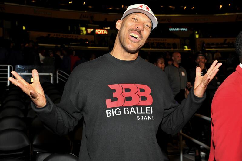 LOS ANGELES, CA - OCTOBER 31: LaVar Ball attends a basketball game between the Los Angeles Lakers and the Detroit Pistons at Staples Center on October 31, 2017 in Los Angeles, California. (Photo by Allen Berezovsky/Getty Images)