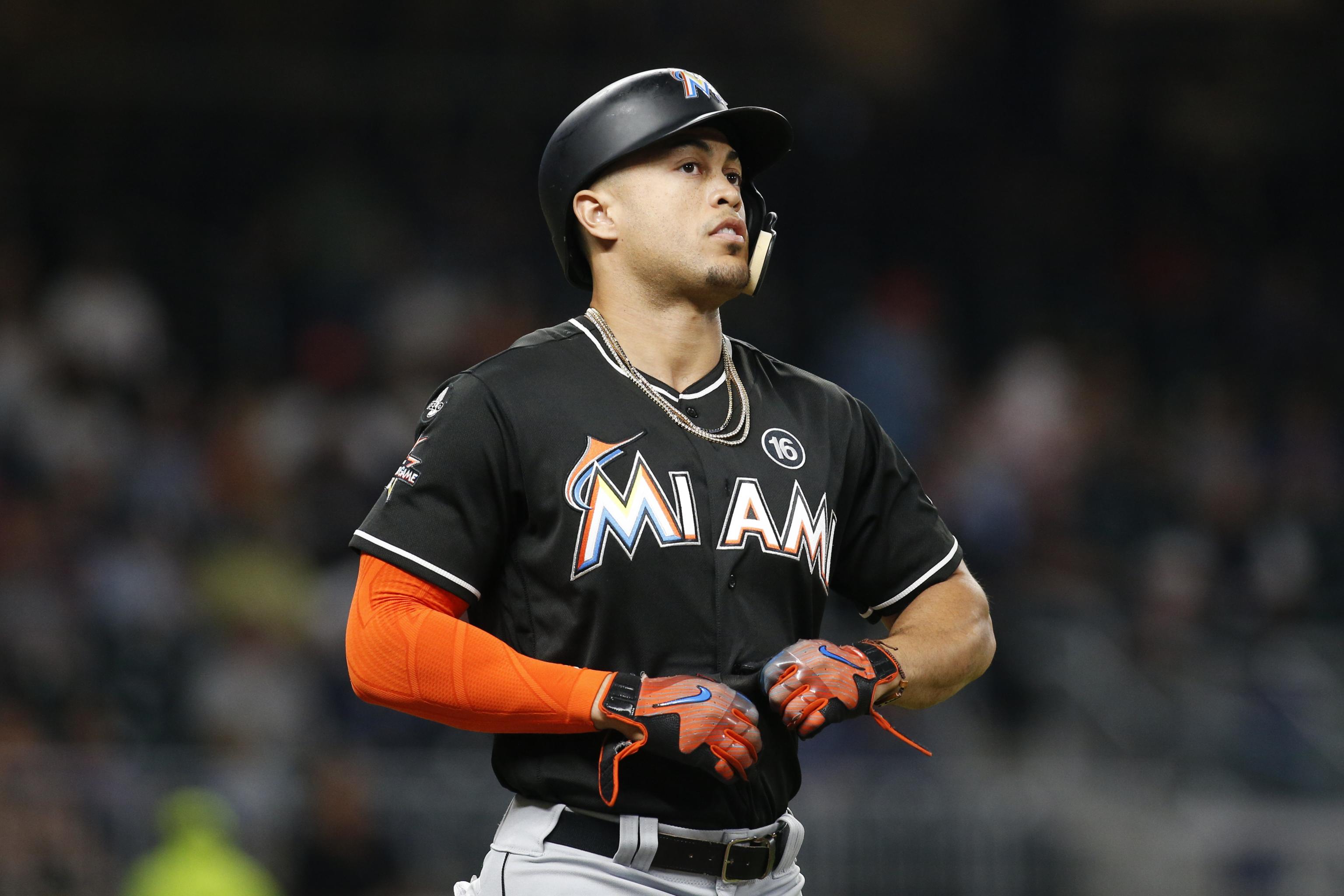 Report: Giancarlo Stanton told to waive no-trade clause or be