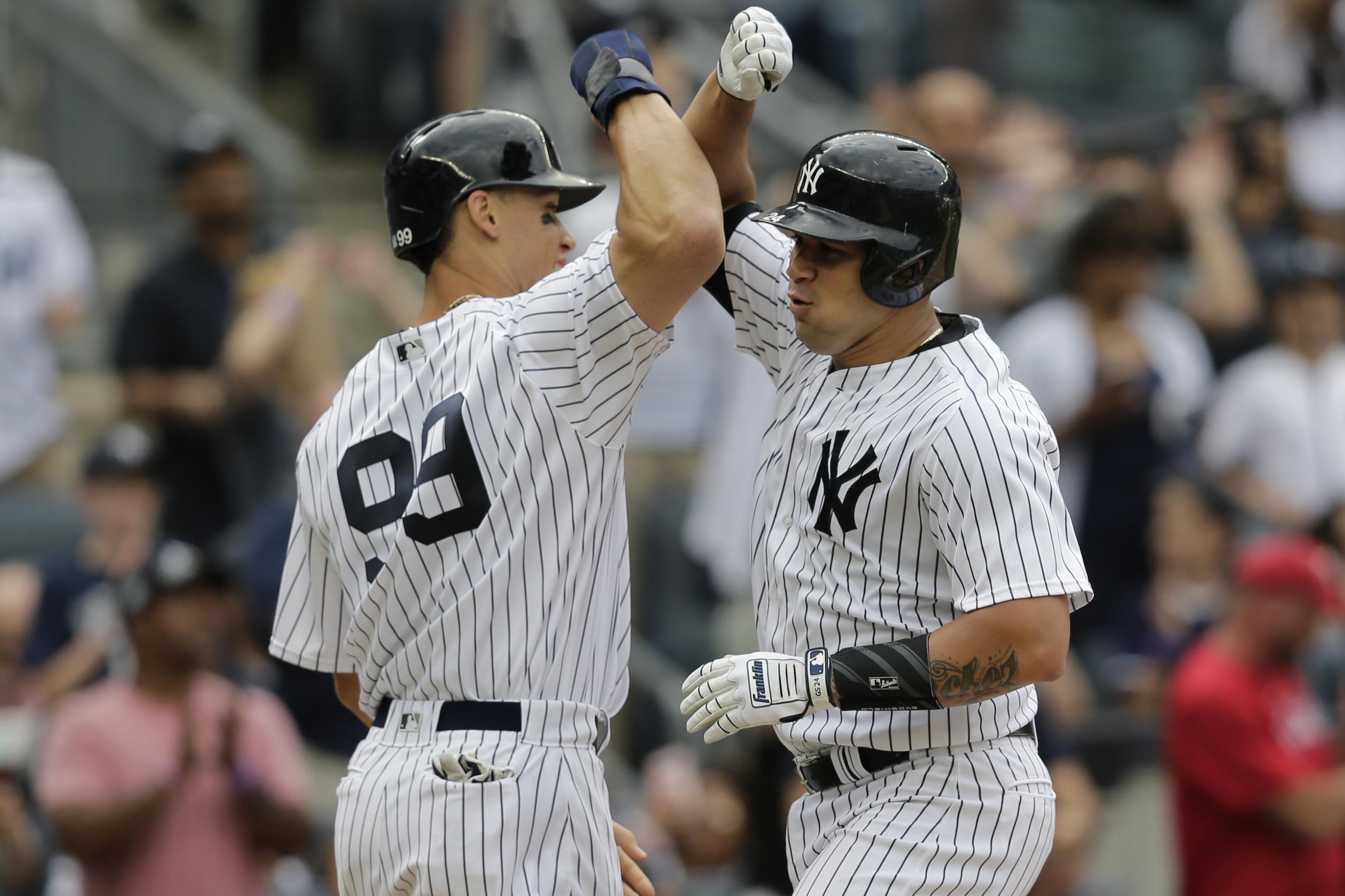 Gary Sanchez bashing 'over the top,' Yankees' Aaron Boone says