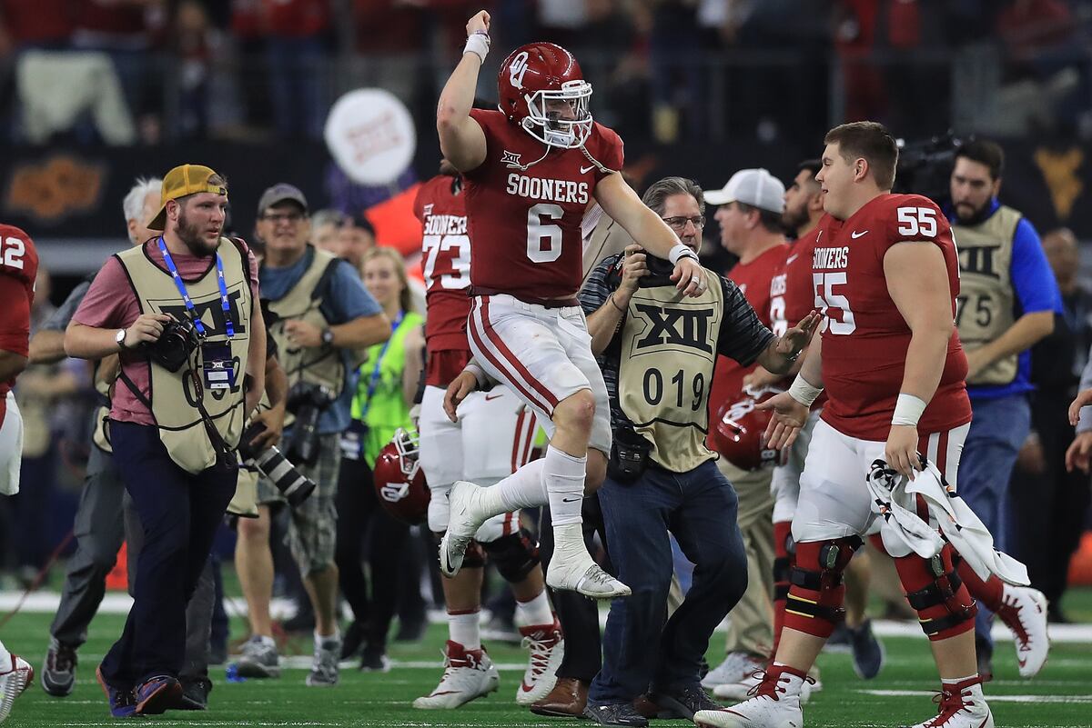 College Football Awards 2017: Start Time, Date, TV ...