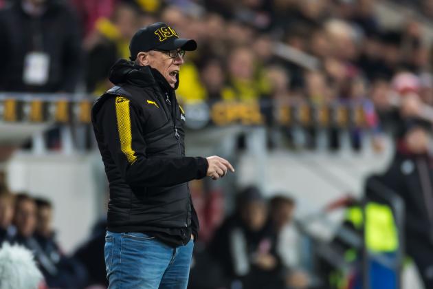 MAINZ, GERMANY - DECEMBER 12: Head coach Peter Stoeger of Dortmund gestures during the Bundesliga match between 1. FSV Mainz 05 and Borussia Dortmund at Opel Arena on December 12, 2017 in Mainz, Germany. (Photo by TF-Images/TF-Images via Getty Images)